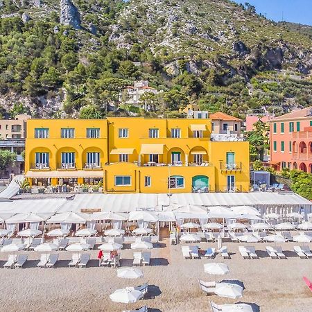 Hotel Albatros Varigotti Exterior photo