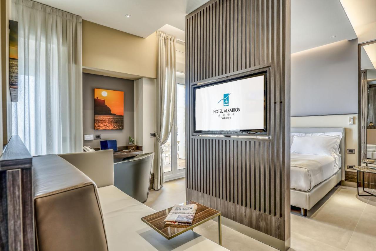 Hotel Albatros Varigotti Exterior photo