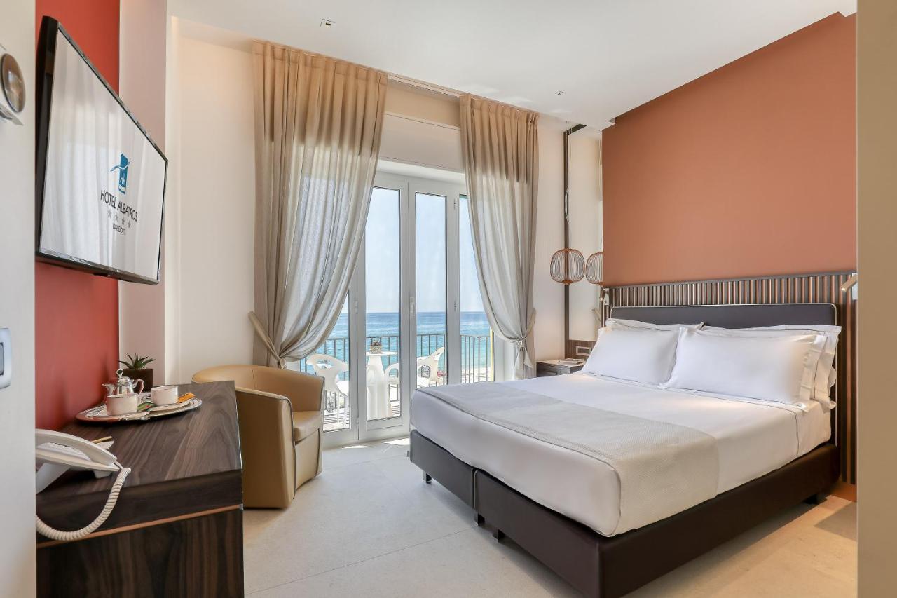 Hotel Albatros Varigotti Exterior photo