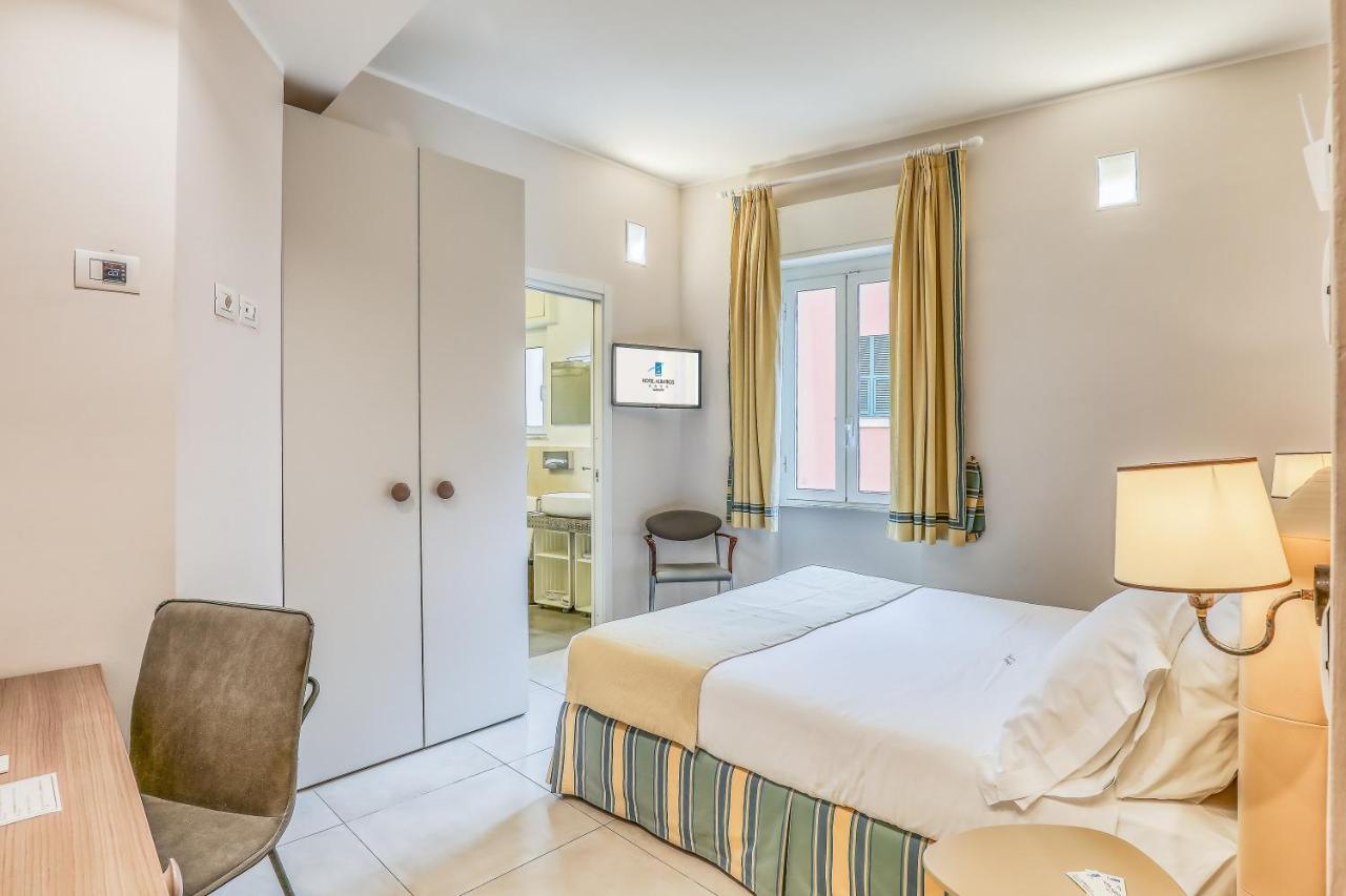 Hotel Albatros Varigotti Exterior photo